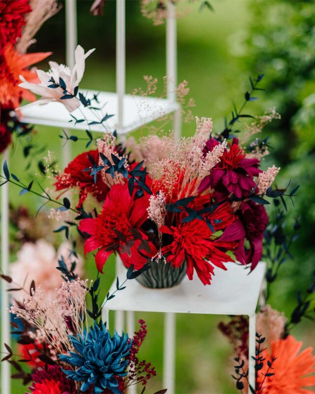 Ogni fiore che sboccia ci ricorda che il mondo non è ancora stanco dei colori. 
(F. Caramagna)

@f.sirgiovanni_eventplanner
@giardinilapergola
@mutabilislab
@edoardo.giorio.weddings
@zeta.eventi
@erikaf_brides
@capelli_ispirazione_hair
@helene.spose.torino
@kki8kii
@francis_desters

#weddingday #love #couple #nozze 
#flowers #colours #picoftheday 
#matrimonio #weddingplanner #weddingsession 
#photos #stationary #weddingplannertorino 
#dream